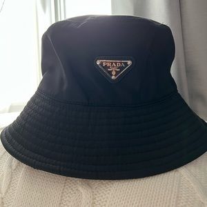 Non authentic bucket hat